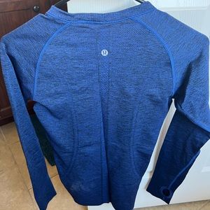 lululemon. swiftly long sleeve. heathered blue. Size 6. EUC.